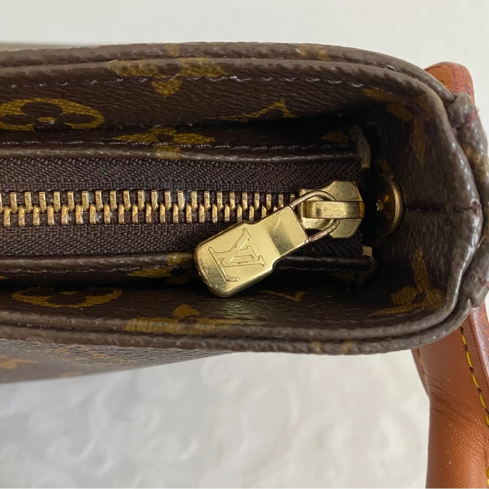 Louis Vuitton Monogram Looping shoulder bag